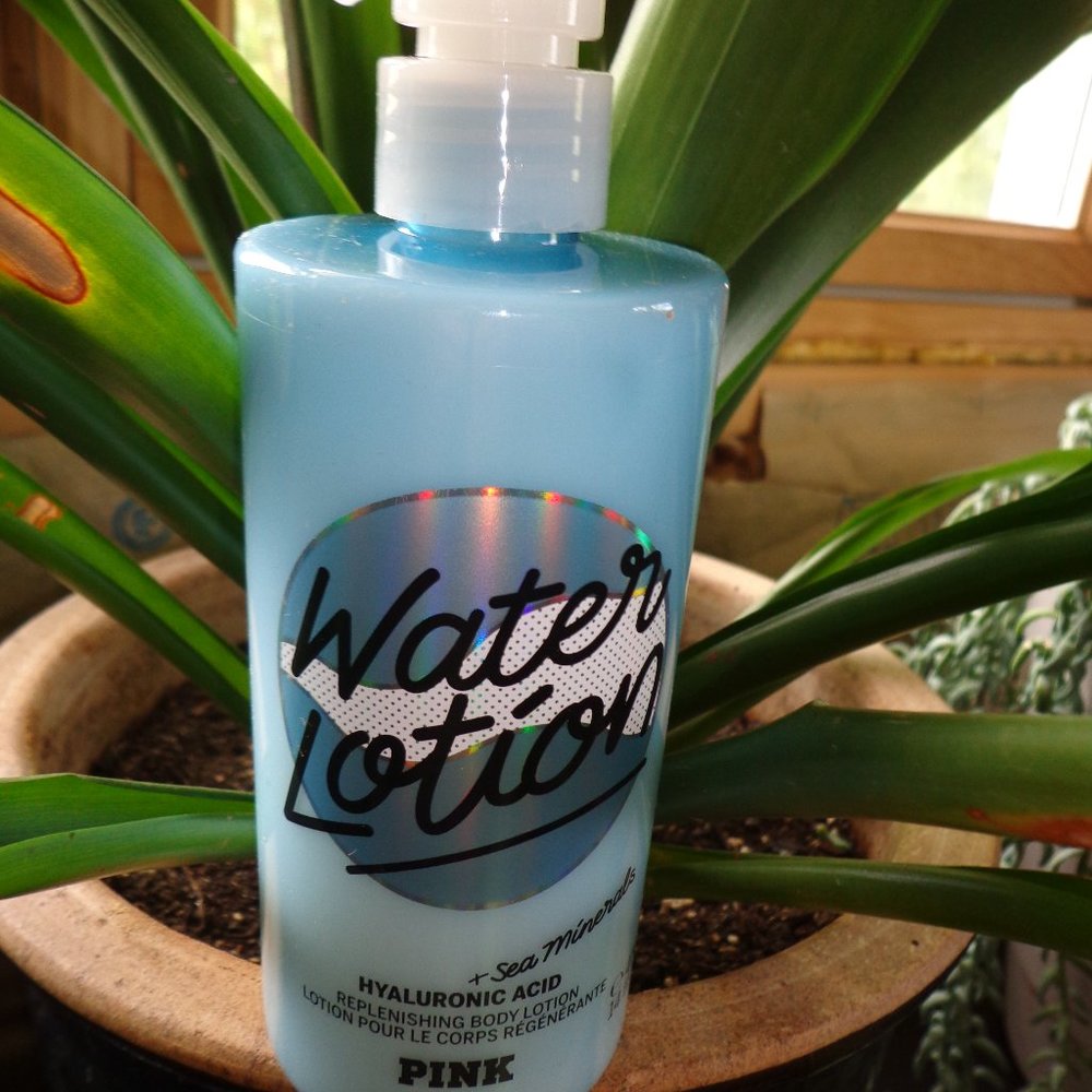 New PINK Water Lotion Replenishing Body Lotion with Hyaluronic Acid 14 fl. oz. - Picture 11 of 11